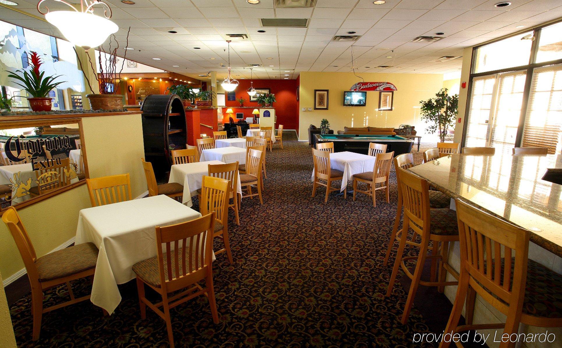 Hotel d'Lins Ontario Airport Ristorante foto